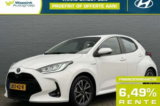 Toyota Yaris (2020) thumbnail 1