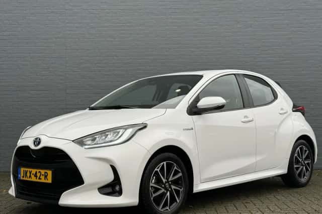 Toyota Yaris (2020) thumbnail 2