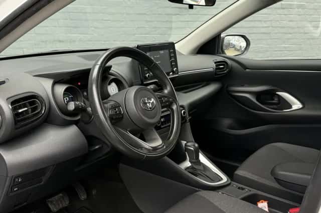 Toyota Yaris (2020) thumbnail 12
