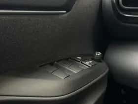 Toyota Yaris (2020) thumbnail 25