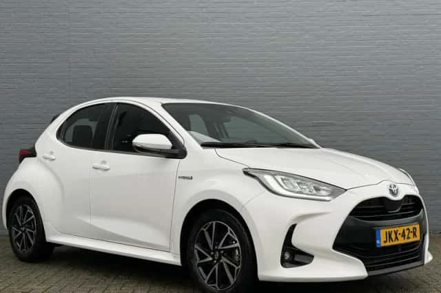 Toyota Yaris (2020) thumbnail 4