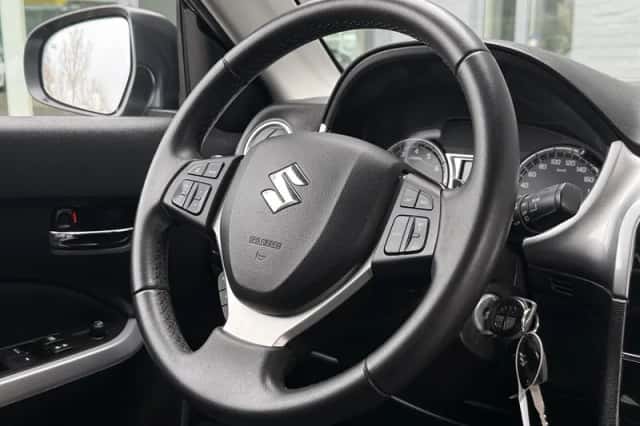 Suzuki Vitara (2016) thumbnail 18