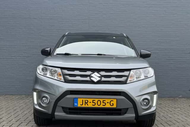 Suzuki Vitara (2016) thumbnail 3