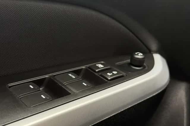 Suzuki Vitara (2016) thumbnail 24