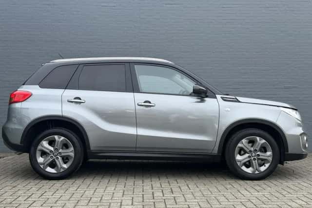 Suzuki Vitara (2016) thumbnail 5