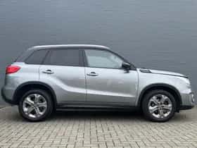Suzuki Vitara (2016) thumbnail 5
