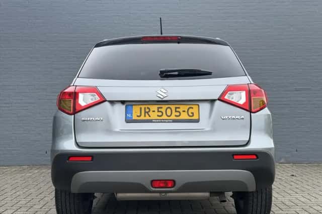 Suzuki Vitara (2016) thumbnail 7