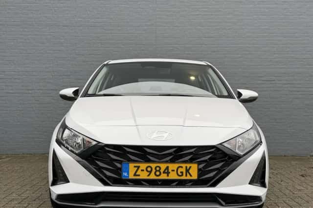 Hyundai i20 (2024) thumbnail 3