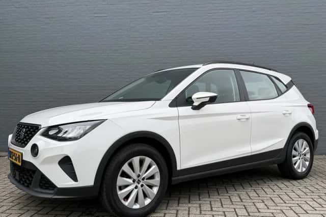 SEAT Arona (2022) thumbnail 3
