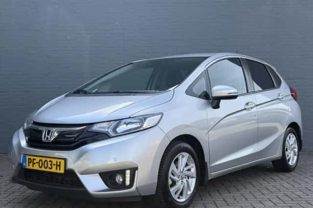 Honda Jazz (2016) thumbnail 2