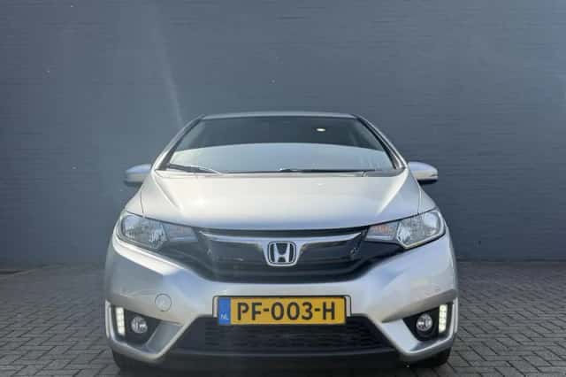 Honda Jazz (2016) thumbnail 3
