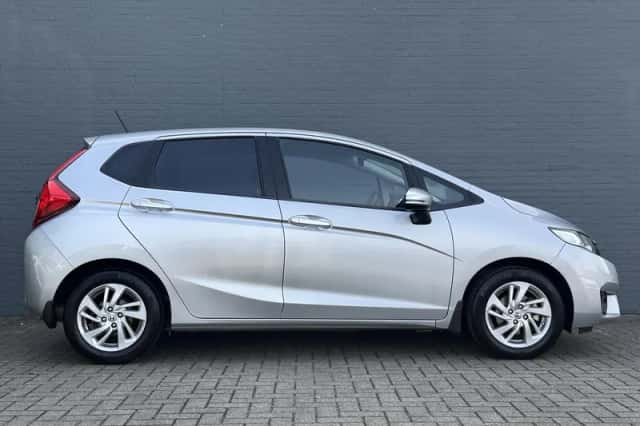 Honda Jazz (2016) thumbnail 5