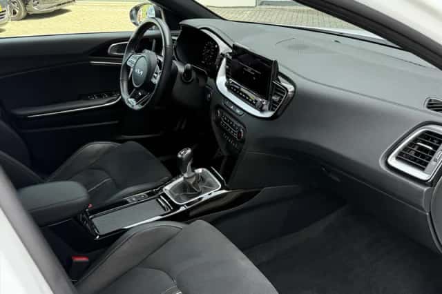 Kia Ceed Sportswagon (2024) thumbnail 13