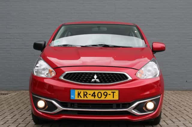Mitsubishi Space Star (2016) thumbnail 3