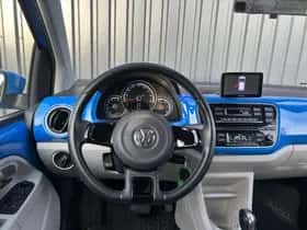 Volkswagen E-up! (2015) thumbnail 15