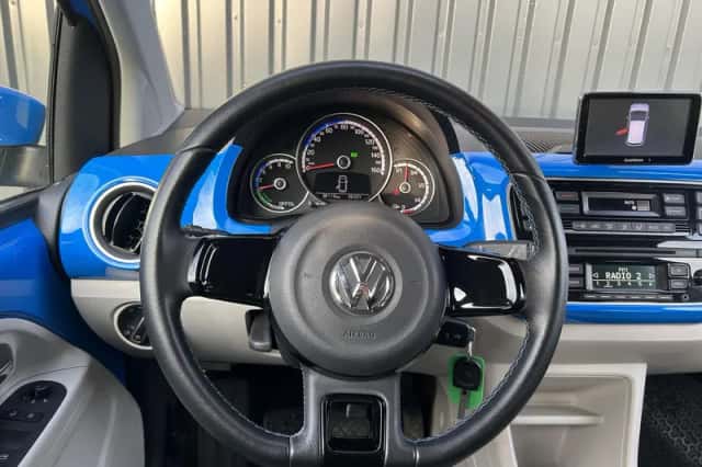 Volkswagen E-up! (2015) thumbnail 16