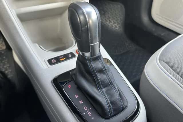 Volkswagen E-up! (2015) thumbnail 32