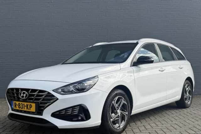 Hyundai i30 (2022) thumbnail 2