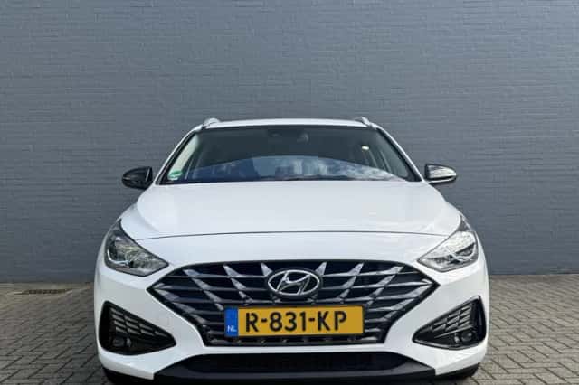 Hyundai i30 (2022) thumbnail 3