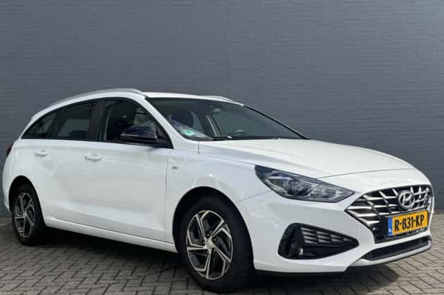 Hyundai i30 (2022) thumbnail 4