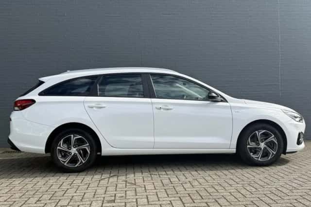 Hyundai i30 (2022) thumbnail 5