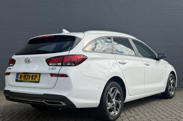 Hyundai i30 (2022) thumbnail 6