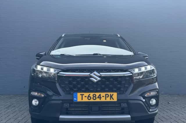 Suzuki S-Cross (2022) thumbnail 3
