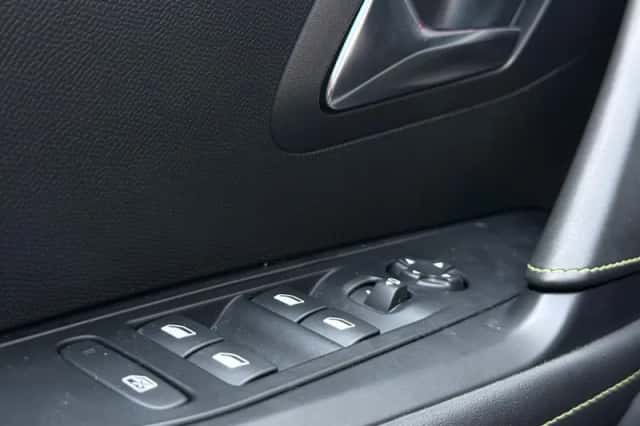 Peugeot 208 (2024) thumbnail 28