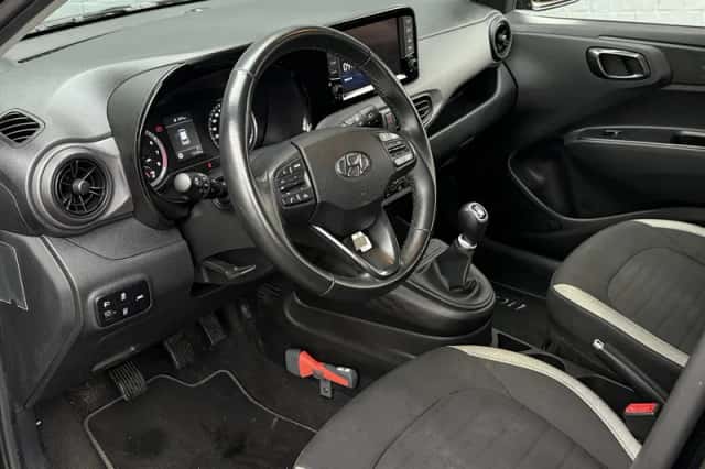 Hyundai i10 (2022) thumbnail 11