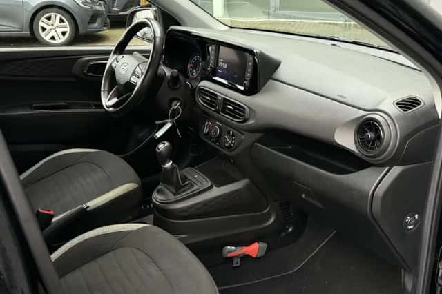 Hyundai i10 (2022) thumbnail 12