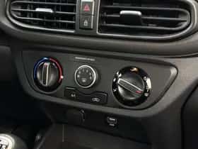 Hyundai i10 (2022) thumbnail 25