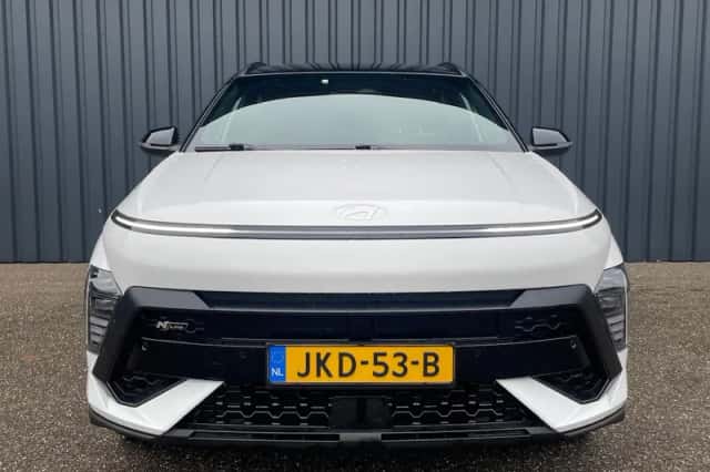 Hyundai Kona (2023) thumbnail 2