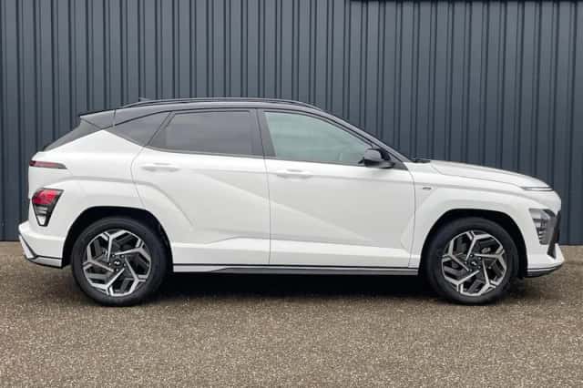 Hyundai Kona (2023) thumbnail 4