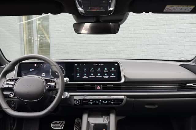 Hyundai Ioniq 6 (2025) thumbnail 18