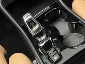 Volvo XC40 (2020) thumbnail 25