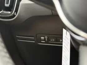 Volvo XC40 (2020) thumbnail 28