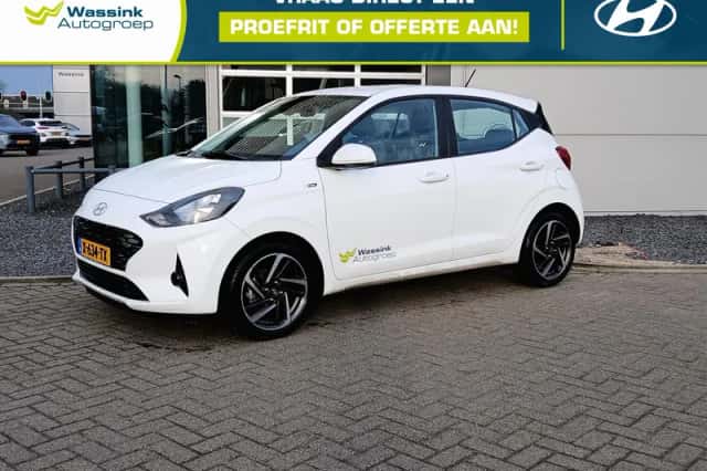 Hyundai i10 (2024) thumbnail 1