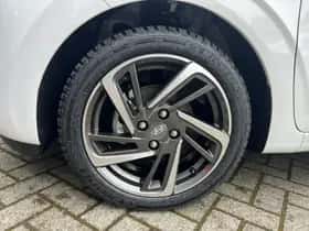 Hyundai i10 (2024) thumbnail 16