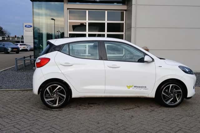 Hyundai i10 (2024) thumbnail 3