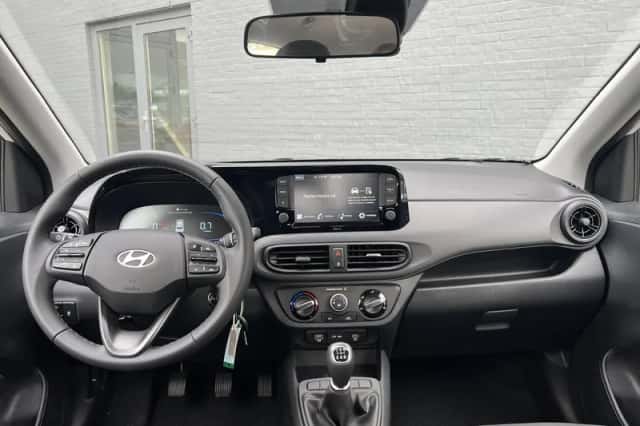 Hyundai i10 (2024) thumbnail 32