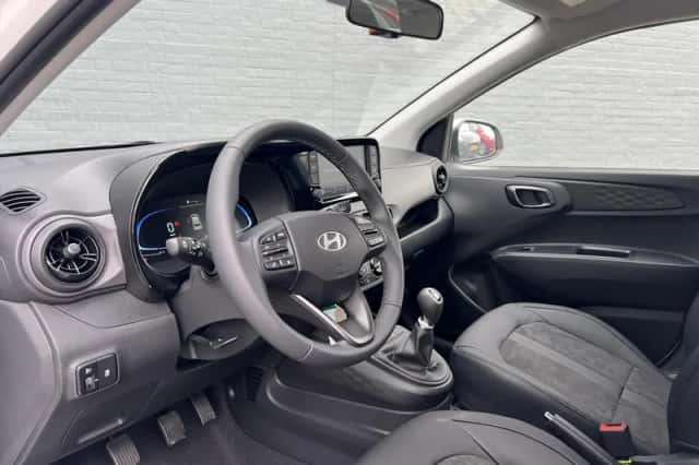 Hyundai i10 (2024) thumbnail 34
