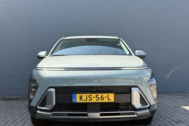 Hyundai Kona (2023) thumbnail 3