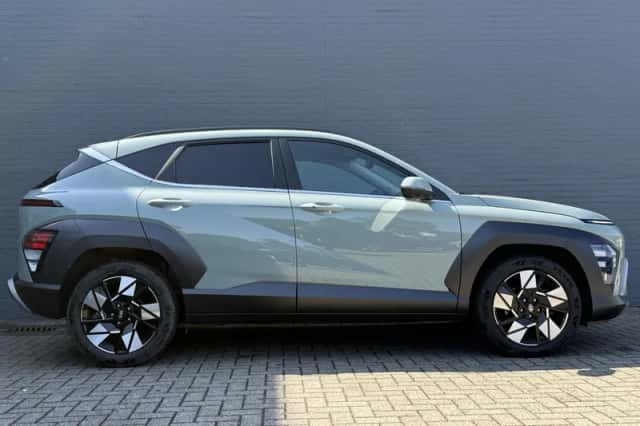 Hyundai Kona (2023) thumbnail 5