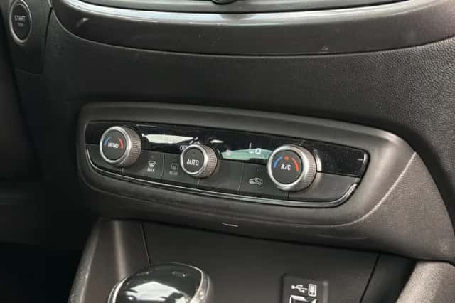 Opel Crossland X (2018) thumbnail 28