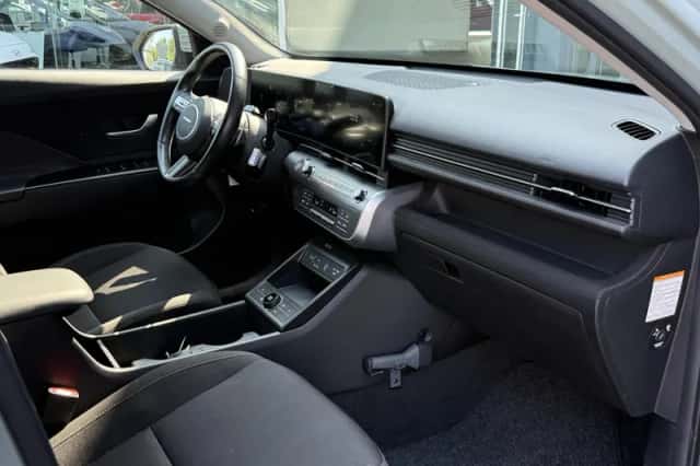 Hyundai Kona (2023) thumbnail 12