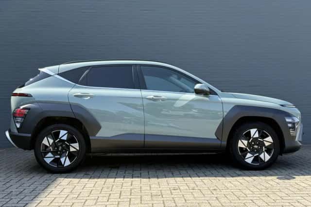 Hyundai Kona (2023) thumbnail 4