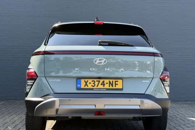 Hyundai Kona (2023) thumbnail 6