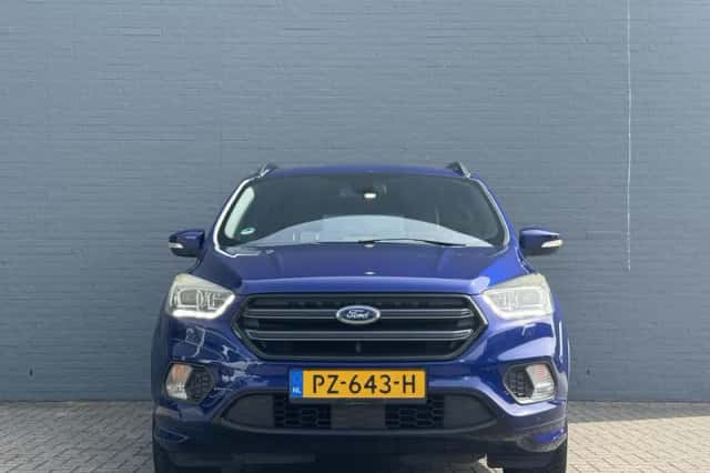 Ford Kuga (2017) thumbnail 3
