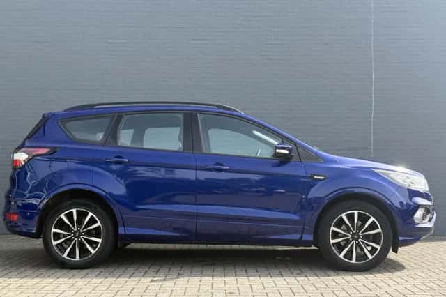 Ford Kuga (2017) thumbnail 5