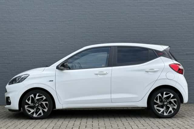 Hyundai i10 (2021) thumbnail 2